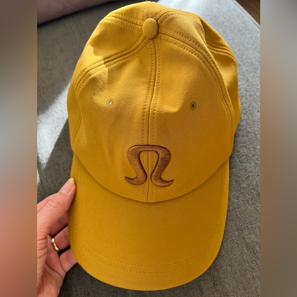Lululemon ball cap with logo